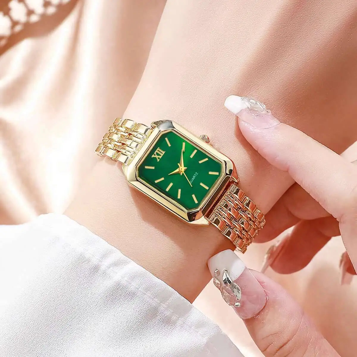 Fashion Rectangle Women Quartz Watch 