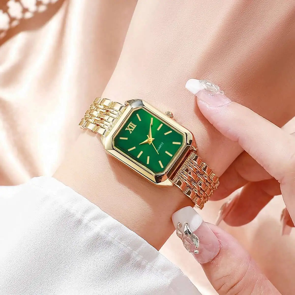 Fashion Rectangle Women Quartz Watch 